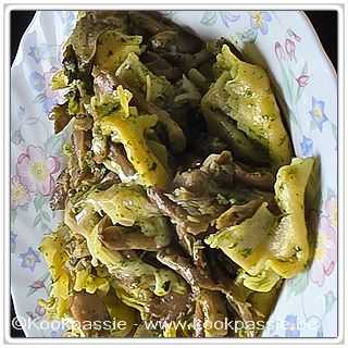 kookpassie.be - Tortellini met funghi (Lidl) met oesterzwammen en boter, peterselie, look en basilicum sausje