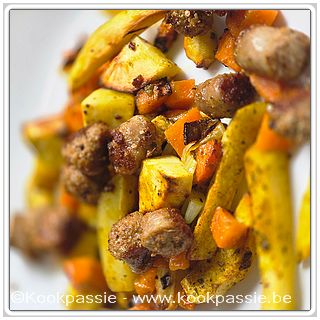 kookpassie.be - Pastinaak, wortel een aardappel + olijfolie + kruidenmengeling in de Airfryer en kippenworst gebakken in de pan
