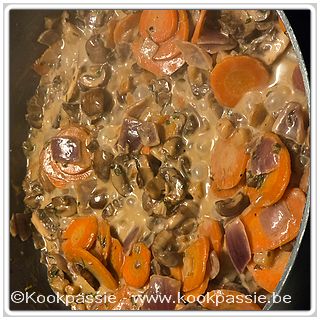 kookpassie.be - Mengeling Kastanjechampignons, wortel, … met zure room (Delhaize Crème d'Isigny AOP en lookkruiden