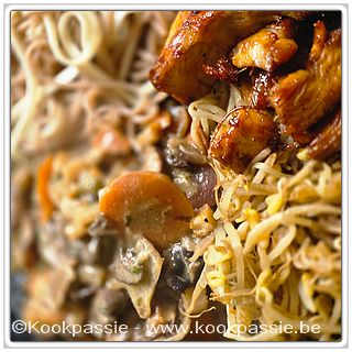 kookpassie.be - Kalkoen, sobanoedels en de groentjes, sojascheuten, en wortel-champignons met zure room