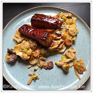 kookpassie.be - Gebakken zalm met sojasaus en honing, kreeft ravioli (Lidl Bemgium ), ui, look, prei, 4 kleurtjes wortel en champignons.
Saus: 1/2 visfondblokje, 7% room (blauwe 
Lidl Belgium ), verse gember en 1 rood chilipepertje