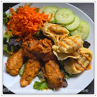 kookpassie.be - Kip tikki masala met rauwe groenten en 3 tortellini