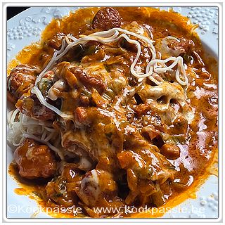 kookpassie.be - Kippenworst met mie en de diabolieksaus met bamigroenten