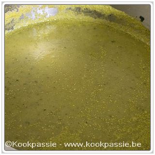 kookpassie.be - Komkommersoep met nog een zakje Jumbo soepgroenten: prei, wortel, bloemkool en selderij
