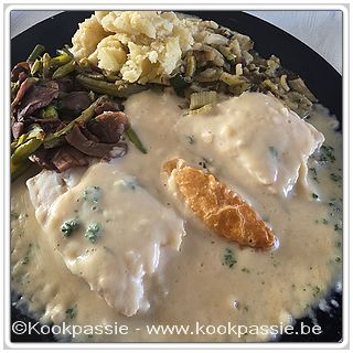 kookpassie.be - Kabeljauw in wijnsaus (Delhaize, Lochristi / Let's Save Food - Gent ) met restjes puree, venkel en courgette e uit de vriezer prinsesseboontjes met champignons
