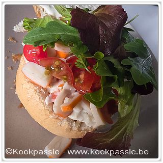 kookpassie.be - Pizza En Broodje garnaalsla, Delhaize Lochristi. Maar waar zijn de garnalen. Not done !!
Dan nog met surimi, kertomaatjes en gemengde sla erbij 1/2