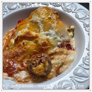 kookpassie.be - Veggie vandaag, lasagne (2 dagen)
Laagjes:
Courgete spaghetti
Bechamel
Pompoen lasagnebladen
Veggie balletjes in tomatensaus
Bechamel met geraspte mozzarella
Oven 180 grzden, eerst afgedekt, 40 minuten