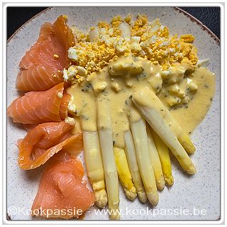 kookpassie.be - Asperges (LSF) met gerookte zalm, gekookt eitje en Jumbo roomsaus voor asperges (LSF)