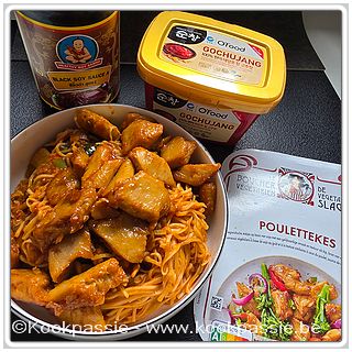 kookpassie.be - Poulettekes met mie gebakken in Gochujang en donkere sojasaus