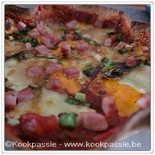 kookpassie.be - Een wrapje vanavond: Volkoren wrap, Tomatensaus, Schelletje brie, 1/2 schelletje cheddar, Blokjes mortadella, Lenteui, Koriander, Dragon, Za'atar kruiden , Airfryer 200 graden 5 min