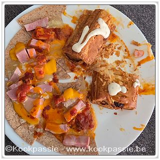 kookpassie.be - Slechte dingen, wrap met restjes van mortadella, rien, ziz kaas, potje tomaten. Halve worstebroodje en halve ?