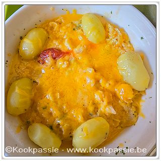 kookpassie.be - Kuisdag van LSF: Delhaise: Visgratin met kreeftensaus: Niet mn ding, weinig kaas, weinig saus en mul, dus geen echte stukken erin. 7,10 € (21,95/kg) Nog cheddar en krieltjes erbij gedaan