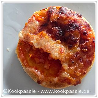kookpassie.be - Carrefour: Sensation Apéro time : Mini pizza: 4 kazen, bolognese, ham ananas, Margherita (niet mn ding, geld niet waard)