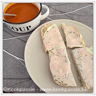 kookpassie.be - Paprikasoep en boterham met heksenkaas en kippenwit (LSF)