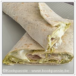 kookpassie.be - Wrap met hummus met basilicum, stracciatella en kippenwit 1/2