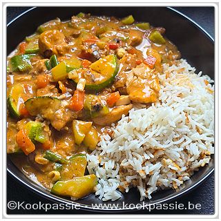 kookpassie.be - Kippenborstfilet met met rode paprika, courgette en rijst