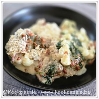 kookpassie.be - Spinazie, bloemkool, spinaziegnocchi, spekjes en kaasbechamel