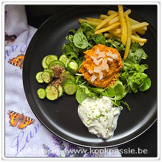 kookpassie.be - Préparé met frietje, witte ui, ruccola en veldsalade