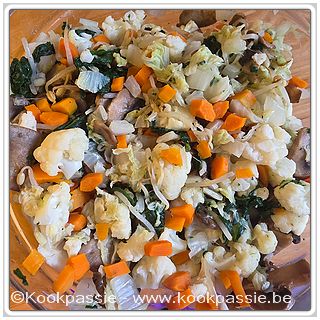 kookpassie.be - Kookdagje klaarmaken groenten en mosselen (spinazie, bloemkool, sojascheuten, champignons, chinese kool, worteltjes) 1/2