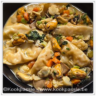 kookpassie.be - Goyzas met scampi, mosselen groentjes in mosselroom