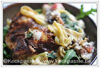 kookpassie.be - Ovenschotel met tagliattelli, champignons, spinazie, kabeljauw, surimi en visbechamel met rest van bouchotmosseltjes en kookvocht, goed voor 3 dagen met 2