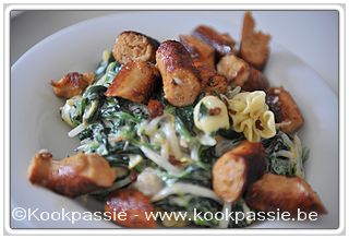 kookpassie.be - Gebakken kippenworst met spinazie en bechamel met Sacchetti (Lidl)