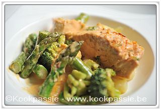 kookpassie.be - Zalm, groene asperges, broccoli in kreeftenroomsaus en gnocchi (AH)