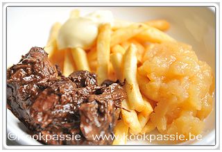 kookpassie.be - Haas - Hazenstoofvlees met appelmoes frietjes (diepvriesdagje) (zie 01/12/2019)