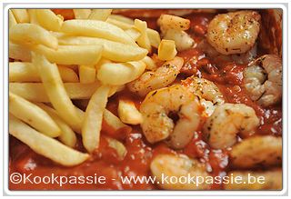 kookpassie.be - Scampi met passata, fritto, champignons, rode, gele en groene paprika (Restje vriezer 26/10/20)