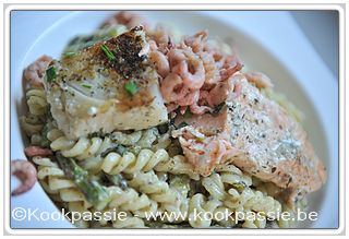 kookpassie.be - Spirelli met asperges in roomsaus met gebakken zalm, kabeljauw en garnaaltjes