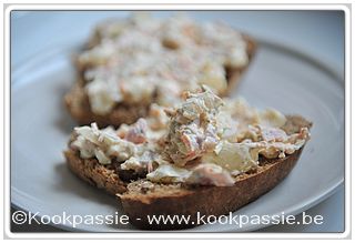 kookpassie.be - Beleg - Gekookte hesp, verse kaas (Colruyt), 3 gekookte eitjes, peterselie, lookpoeder, paprikapoeder, citroensap