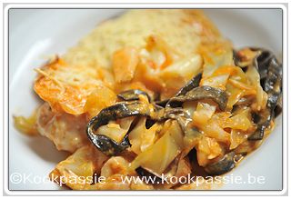kookpassie.be - Inktvistagliatelli met zalm, kabeljauw, tomatensaus en spitskool met visbechamel in de oven (3 dagen) 1/2