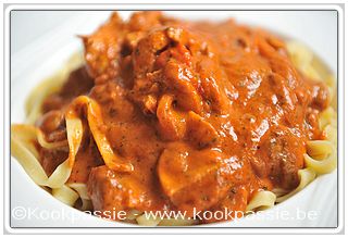 kookpassie.be - Kip met champignons en paprika in tomatenroom met tagliatelli (3 dagen)