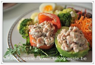 kookpassie.be - Garnalen Lidl (Zeelandia's crevettes grises Arnemuiden, 11,99€) in tomaat en advocado met worteltjes, rode biet, broccoli, gekookt ei en ruccola