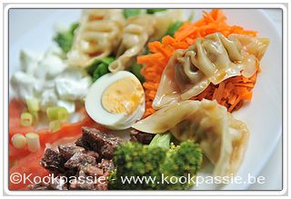 kookpassie.be - Rauwe groenten met garnalenkroket en dumplings (Lidl) 1/2