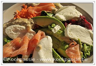 kookpassie.be - Avond: Koude schotel: gerookte zalm, mozarella, avocado, sla, rode bietjes, gerapste wortel