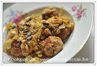 kookpassie.be - Kruidige gehaktballetjes in currysaus met witloof (Pascale Naessens)