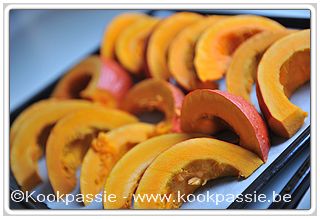 kookpassie.be - Pompoensoep met in de oven gegaarde pompoen, ui en prei