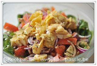 kookpassie.be - Filet pur (Colruyt) met olijfolie en chimichurri, salade van rode ui, artisjok, coeur de boef tomaat, ruccola 1/2
