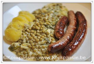 kookpassie.be - Restje andijvie met erwtjes (Blikje Lidl - taaie erwtjes) met lamsmerguez (Lidl) en gekookt aardappeltje
