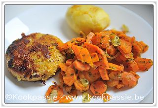 kookpassie.be - Kaasburger met gestoofde ui en worteltjes met honing en gekookte aardappel (magnetron 5 min voor 2)