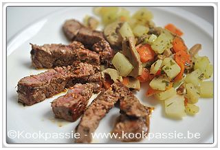 kookpassie.be - Filet pur (Colruyt 28,99€) met restje wortel, champignons en koolrabi en frietjes (Lidl) 1/2