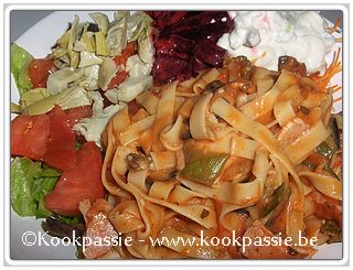 kookpassie.be - Penne - Penne aux aubergines, tomates fraîches, mozzarella et basilic