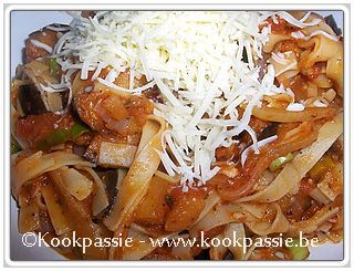 kookpassie.be - Pasta met tomatensaus, aubergines en gekookte hesp