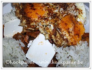 kookpassie.be - Dag 2 van de aubergines, met rijst, gebakken eitje en geitenkaas
