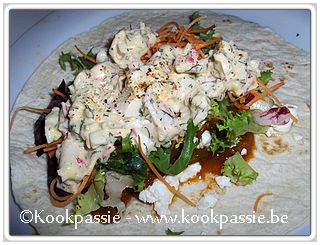 kookpassie.be - Wrap met restjes tomaat/Light ziz kaas en surimi met sla & wortel