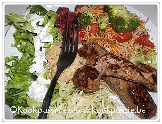 kookpassie.be - Paardesteak met rauwe groenten en rest volkoren spaghetti
