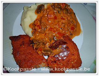 kookpassie.be - Scampi Diabolique 02 - Eigen recept saus met nog es champignons, puree en wienerznitsel