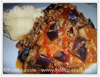 kookpassie.be - Pittavlees, tomatensaus met aubergines en zongedroogde tomaten en aardappelpuree