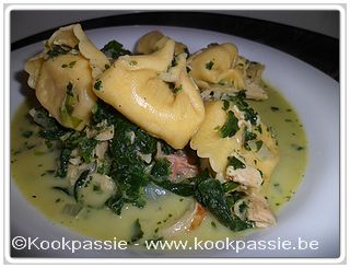 kookpassie.be - Kip met kippefond, spinazie en Tortelloni met gorgonzola en walnoten